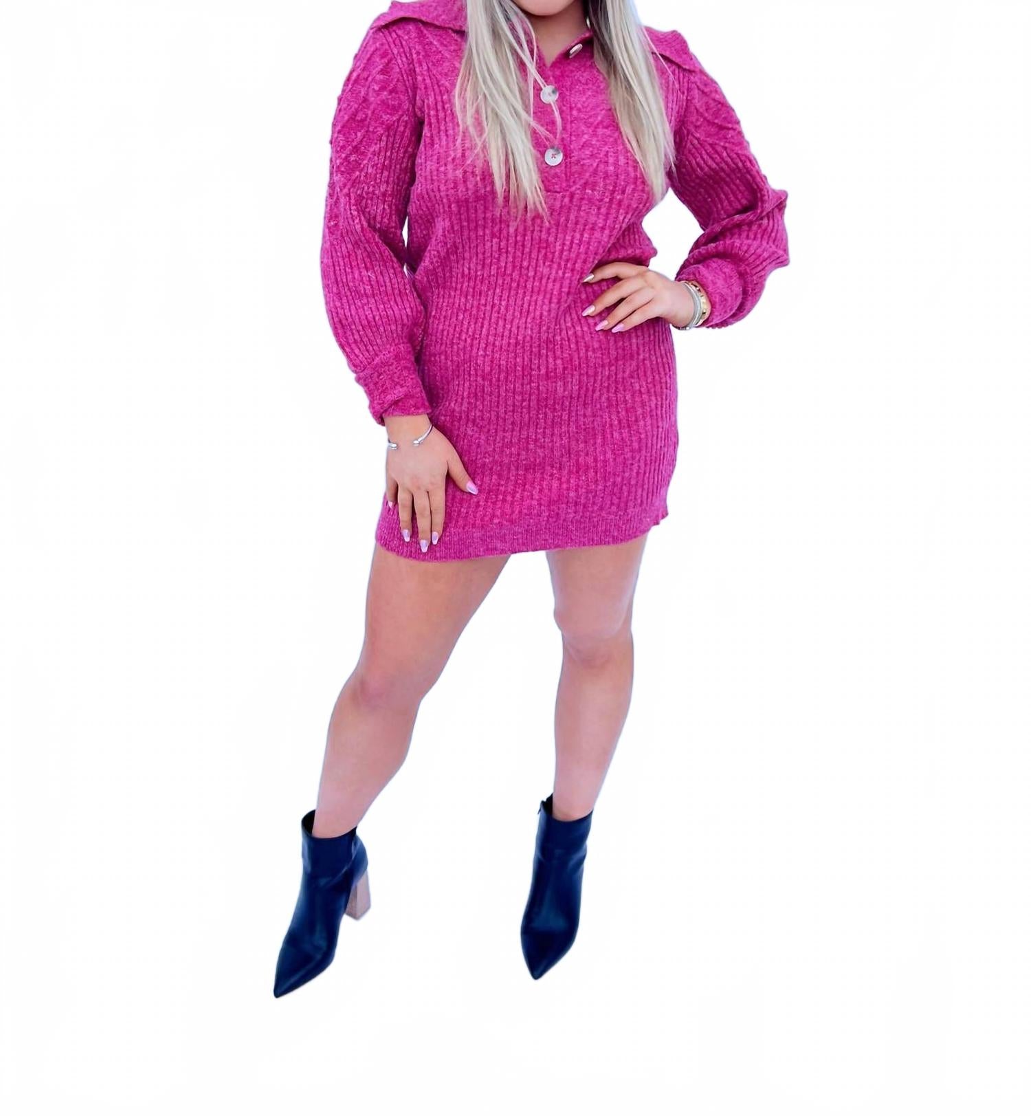 

Розовое платье-свитер Remi Umgee