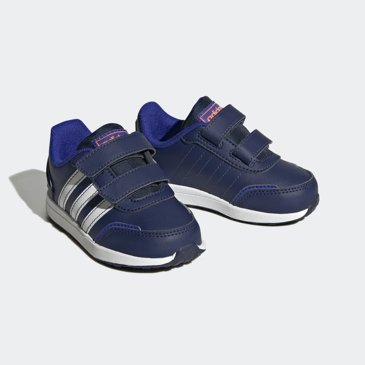 

Кроссовки Adidas Sportswear "VS SWITCH 3 LIFESTYLE RUNNING HOOK AND LOOP STRAP", для малышей, белый