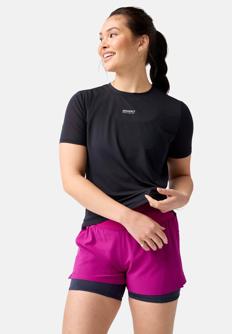 

Футболка Brooks HIGH POINT SHORT SLEEVE 2.0, Black, Черный, Футболка Brooks HIGH POINT SHORT SLEEVE 2.0, Black