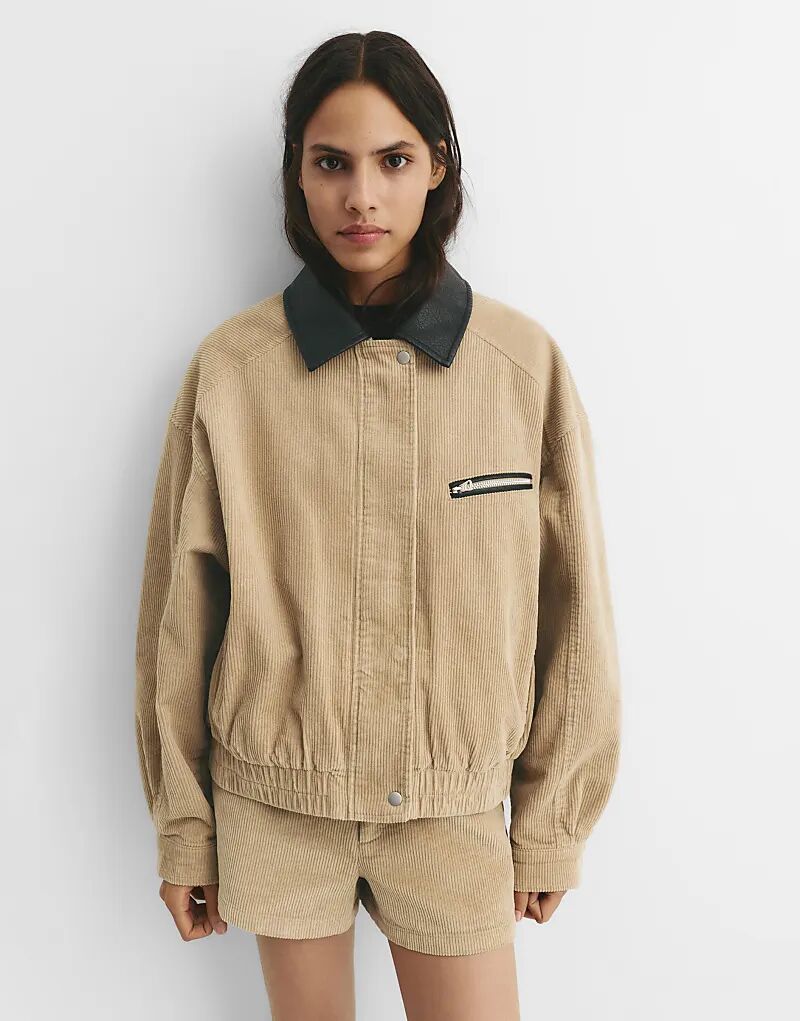 

Вельветовая куртка Pull&Bear с контрастным воротником песочного цвета