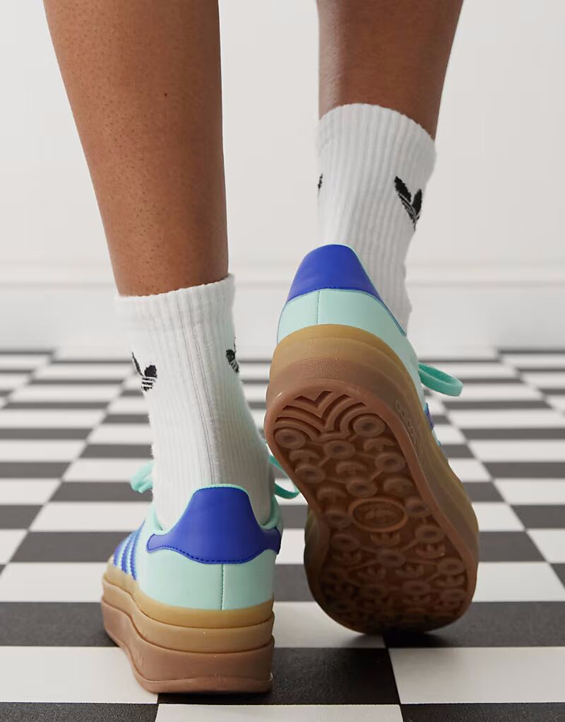 Кроссовки на платформе Adidas Originals Gazelle Bold мятно-синего цвета — фото 3