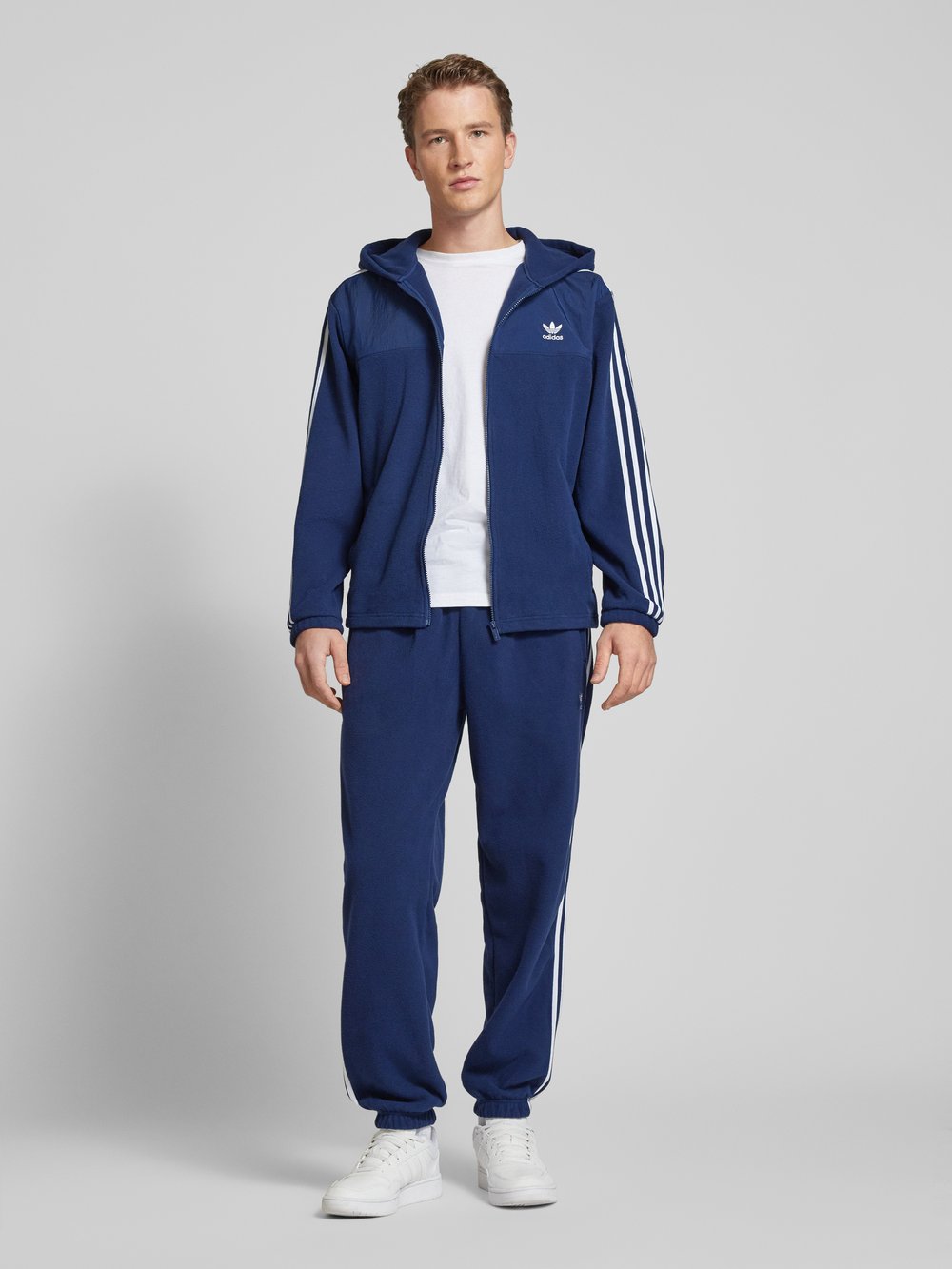 

Спортивные брюки с эластичным поясом adidas Originals