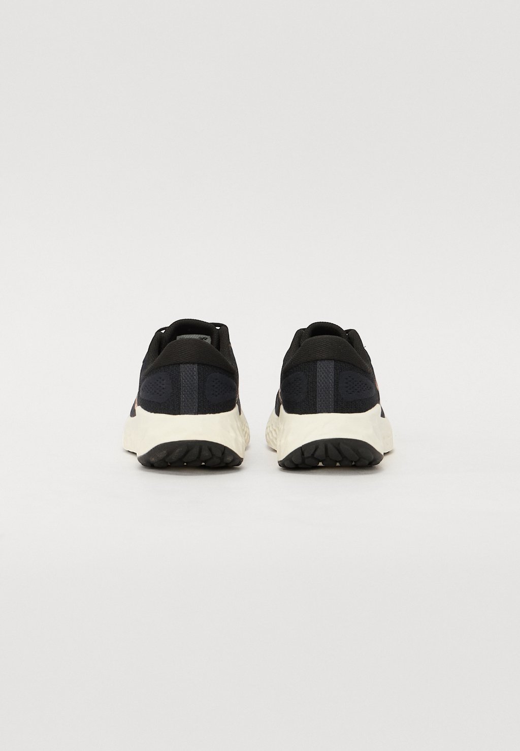 Кроссовки для бега FRESH FOAM X EVOZ V4 New Balance, черный — фото 3