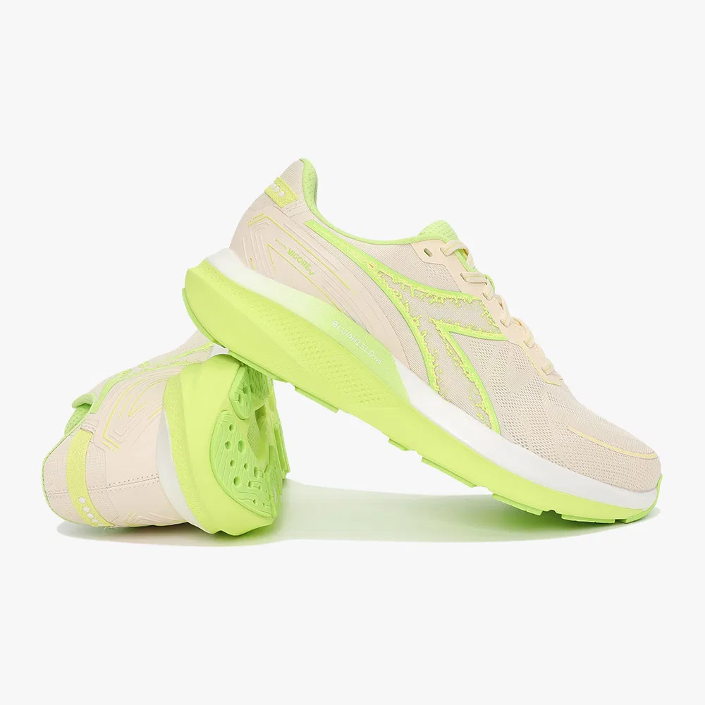 Мужские беговые кроссовки Diadora Mythos Blueshield Vigore V жёлтые — фото 3