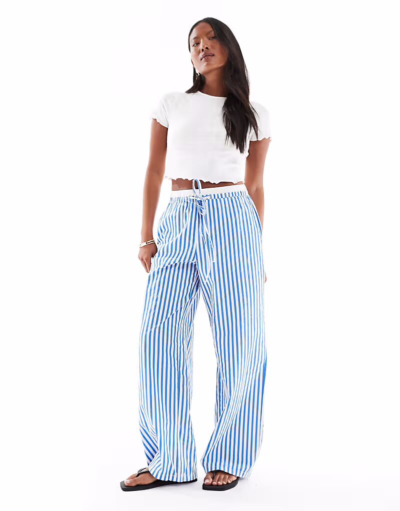 

Широкие брюки Vero Moda Petite с двойным поясом в синюю полоску