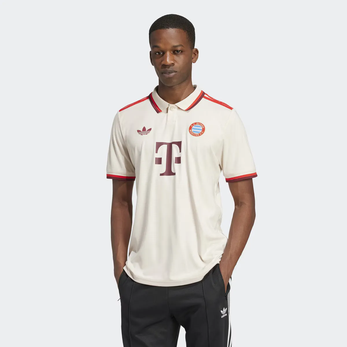 

Adidas FC Bayern Munich 2024-2025 Третья мужская футболка, бежевый
