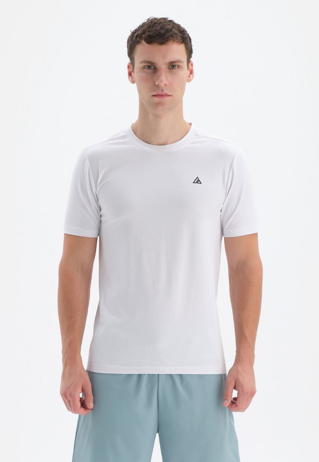 

Футболка базовая CREW NECK SHORT SLEEVE DAGI, цвет white