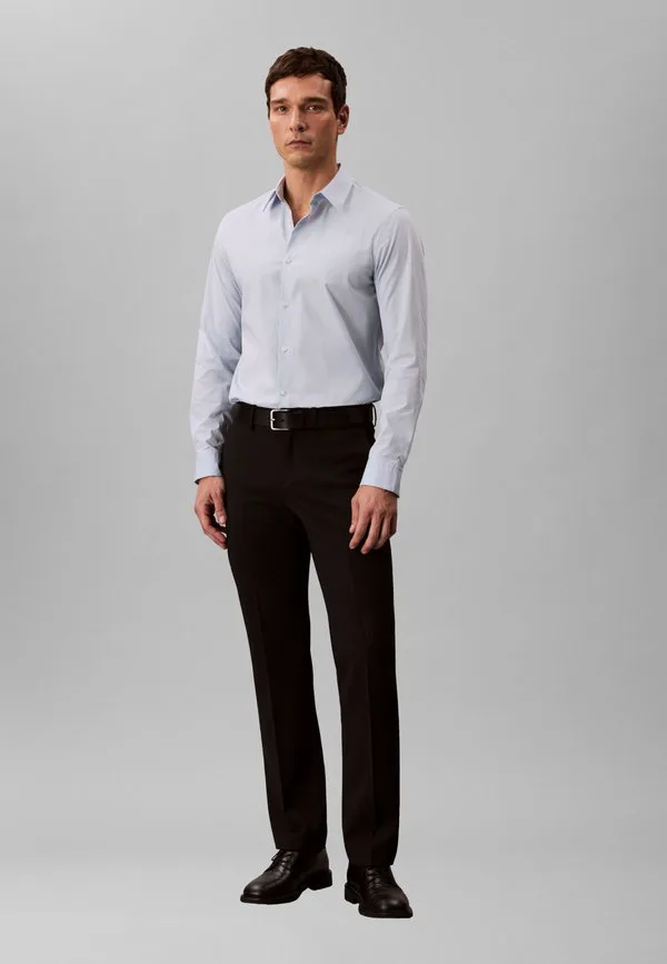 Однотонная эластичная приталенная рубашка Calvin Klein, Niagara Mist — фото 2
