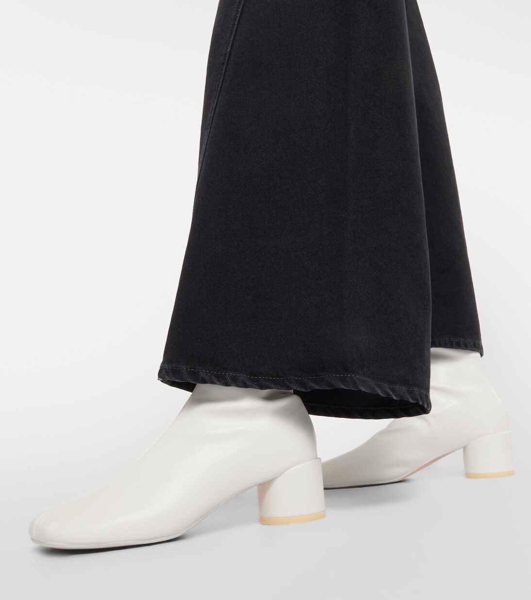 Анатомические ботильоны из искусственной кожи Mm6 Maison Margiela, белый — фото 4