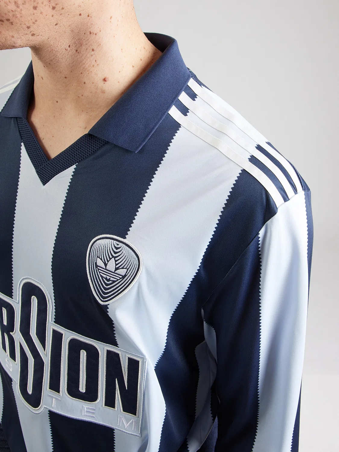 Футболка Adidas Originals, сине-фиолетовый — фото 2