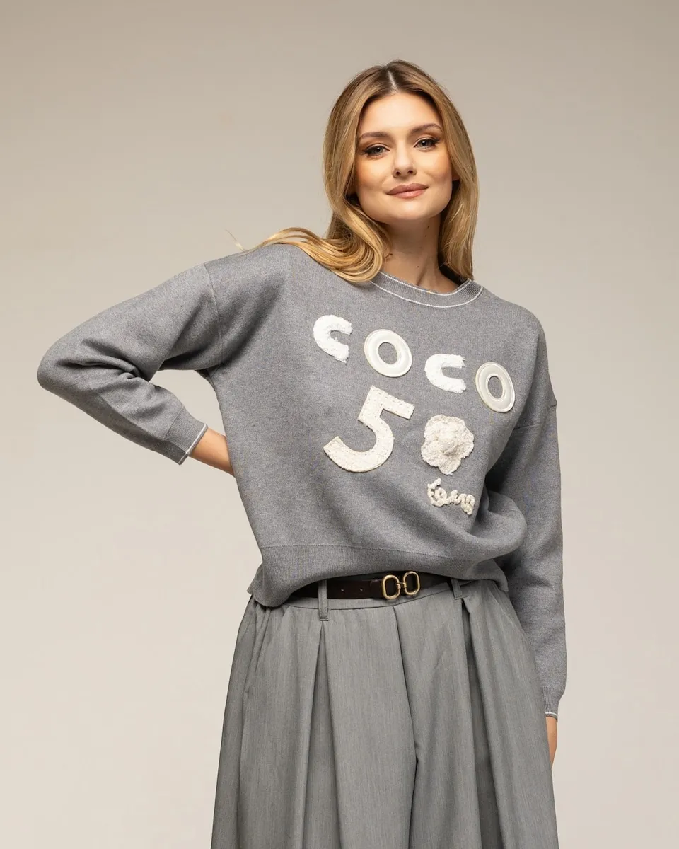 

Женский свитер с наложенной надписью «COCO 5» Tantra, серый