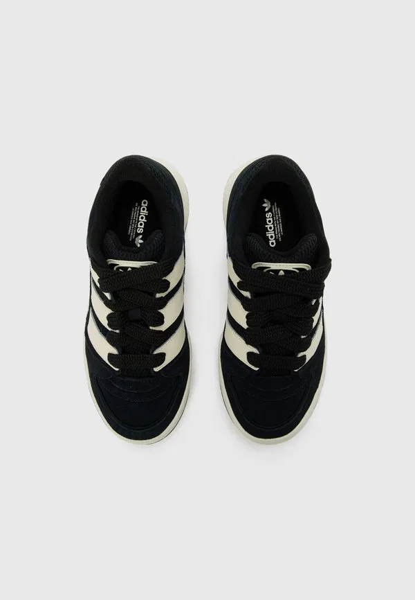 Тренеры forum2000 Adidas Originals, Core Black/Off White — фото 4