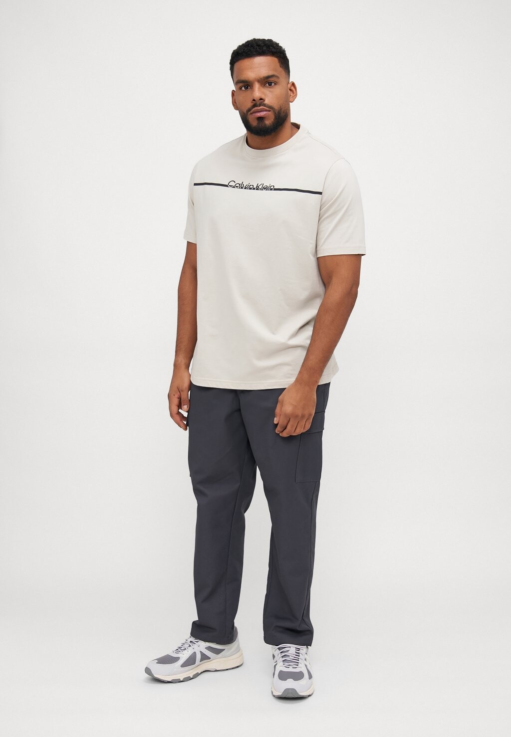 

Футболка с принтом SPLIT LINE LOGO Calvin Klein, бежевый