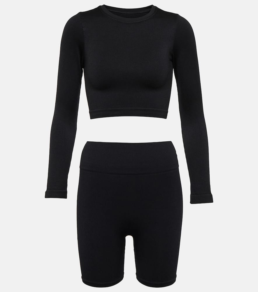 

Комплект топ Evoke crop и шорты Composed Prism²