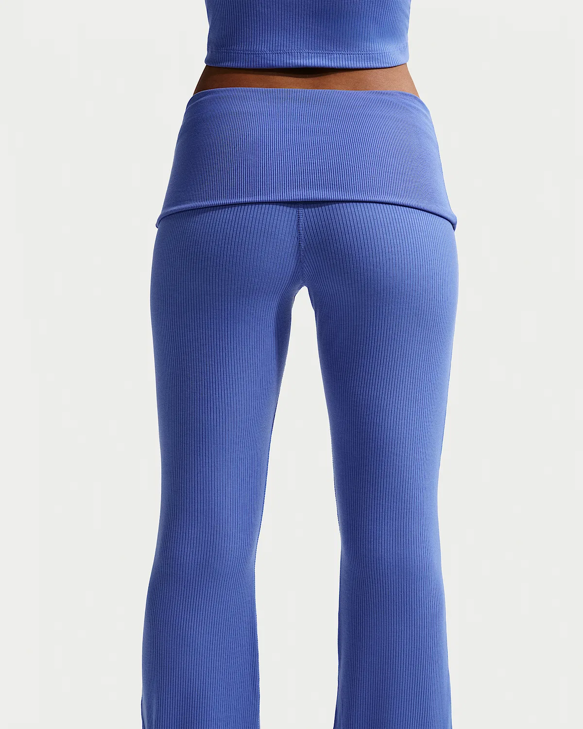 Женские облегающие штаны Nike Sportswear Chill Knit со средней посадкой и ребристой текстурой, Light Medium Blue/Sail — фото 3