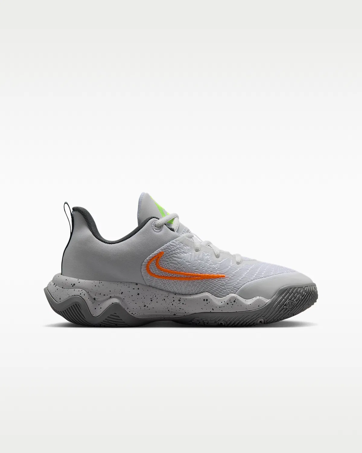 Детские баскетбольные кроссовки Giannis Immortality 4, White/Volt/Wolf Grey/Black — фото 3