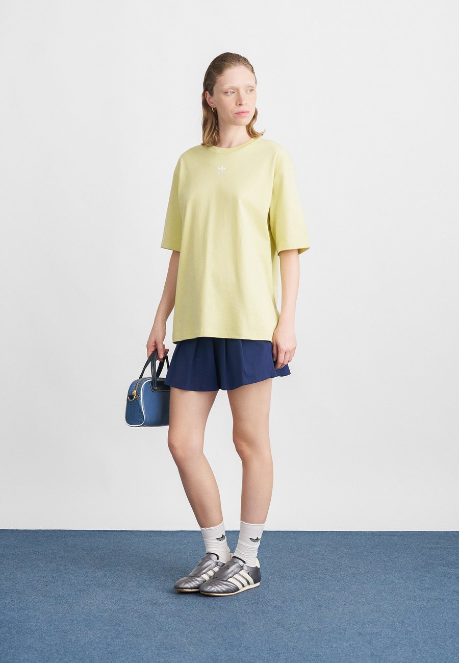 Футболка Adidas Originals TEE, Powder Yellow/Yellow — фото 2