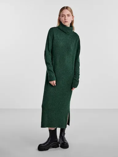 

Трикотажное платье из кусочков "PCJULIANA LS ROLLNECK KNIT DRESS NOOS BC" Pieces, цвет Trekking Green