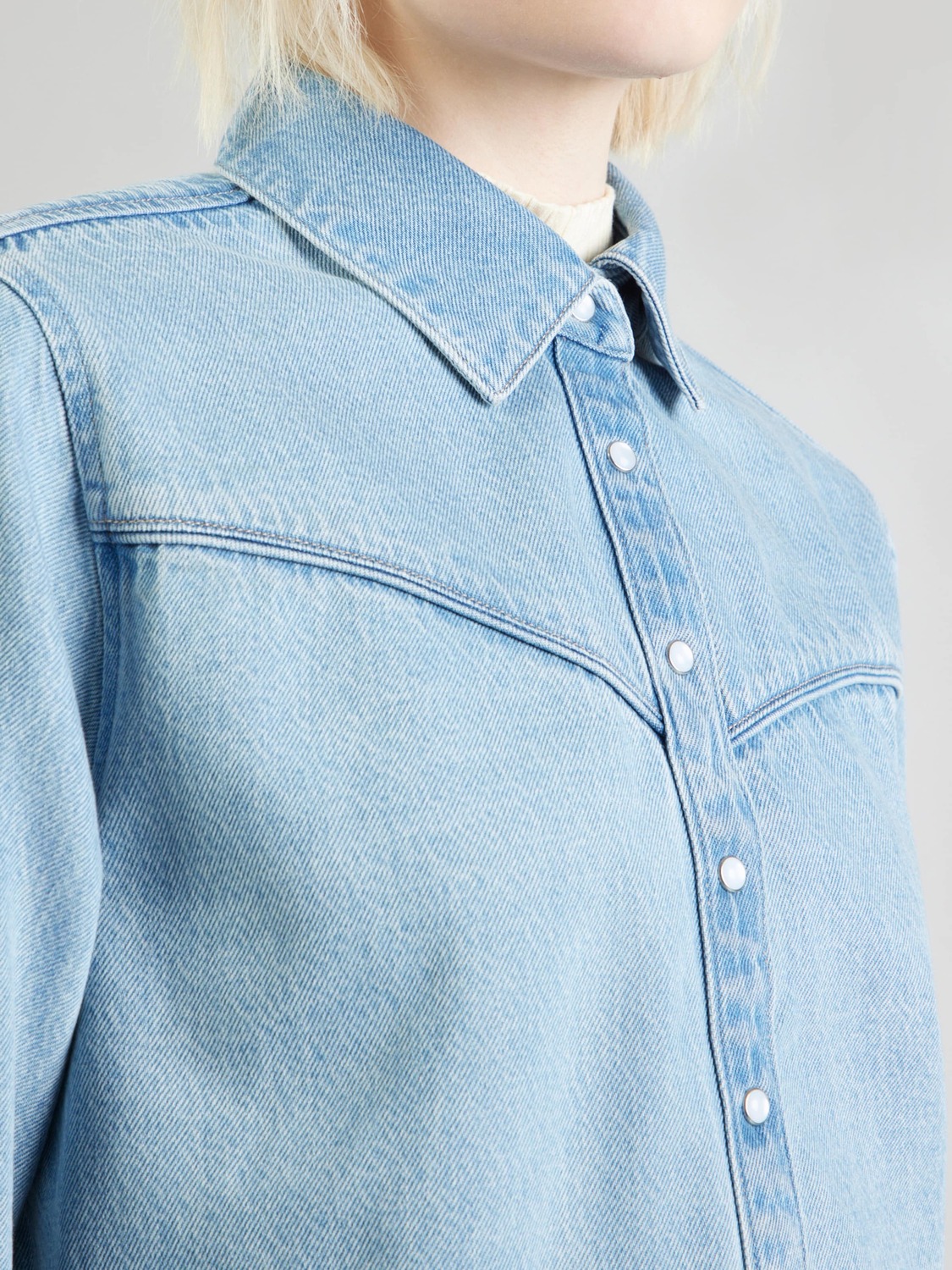 LEVI'S  Куртка межсезонная 'Logan Shacket' в синем дениме — фото 2