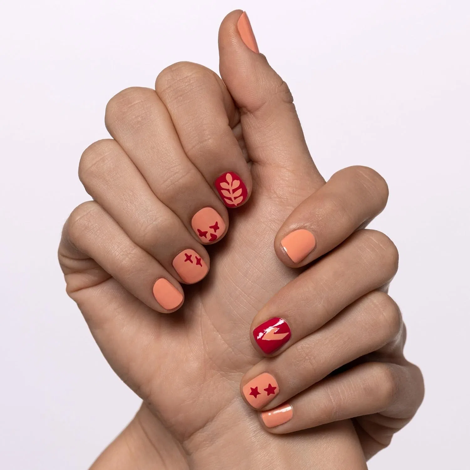 Трафареты для нейл-арта essence Nail Art STENCILS, 28 шт. Essence — фото 3