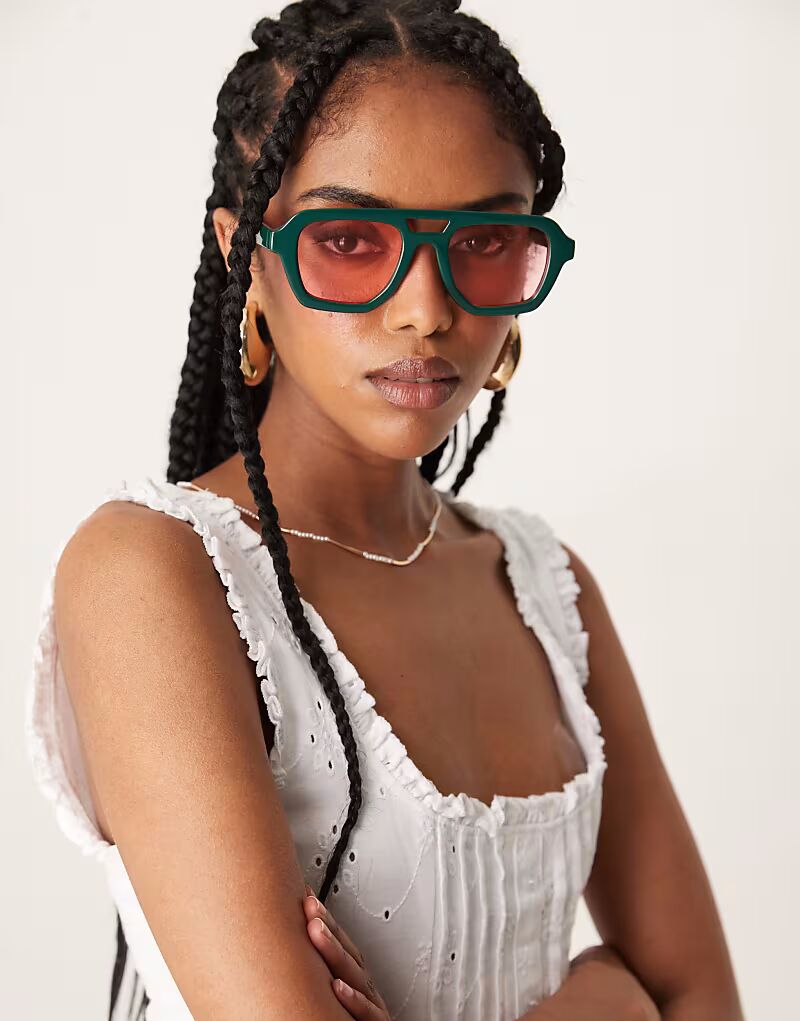 

Солнцезащитные очки-авиаторы ASOS DESIGN угловатого дизайна в темно-бирюзовом цвете с розовыми линзами