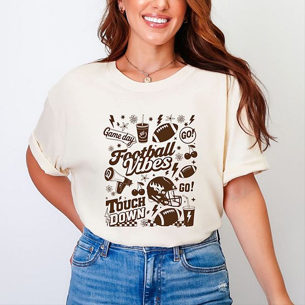 

Футболка женская garment dyed с принтом в стиле футбольного коллажа Simply Sage Market, Ivory