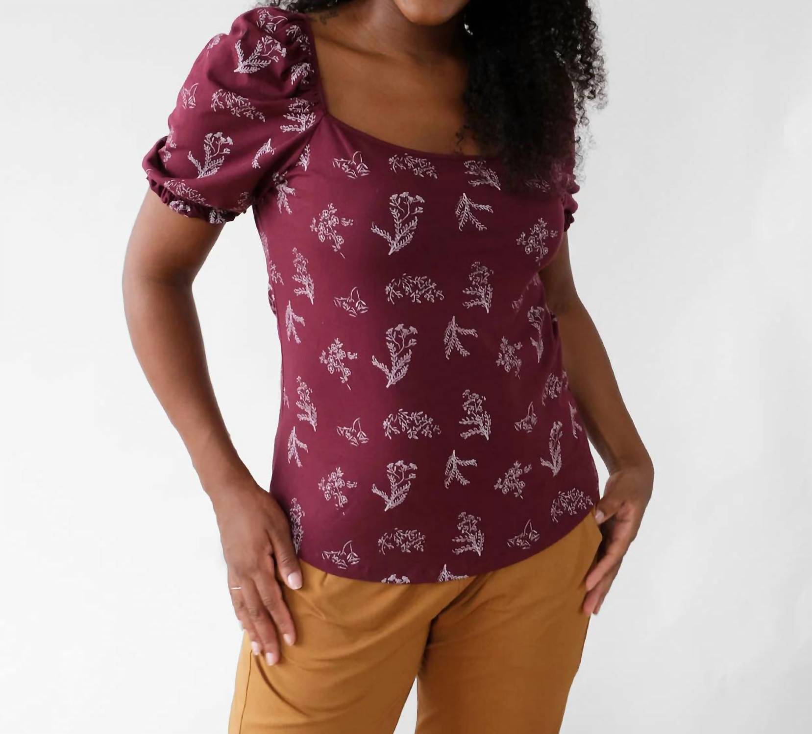 

Петуния Топ в Смородине/белом Elegant Tees