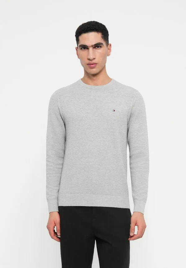 Джемпер с круглым вырезом, выполненный из фактурной трикотажной ткани. Tommy Hilfiger, Light Grey Heather