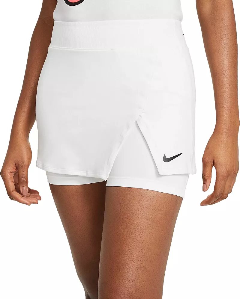 

Женские теннисные шорты NikeCourt Victory, белый