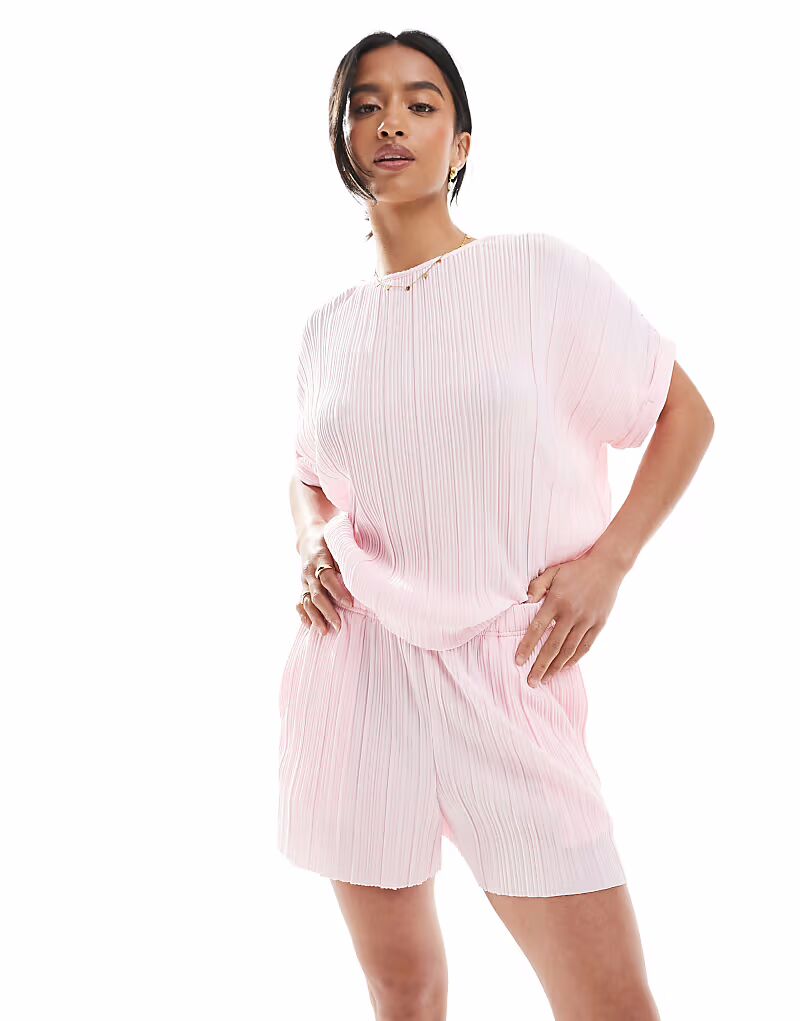

Розовые шорты в плиссированном стиле Vero Moda Petite