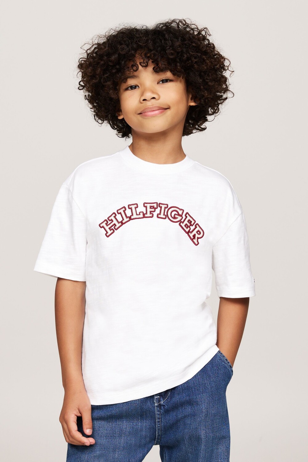 

Футболка с короткими рукавами, однотонная, с вышивкой, облегающего кроя Tommy Hilfiger, белый