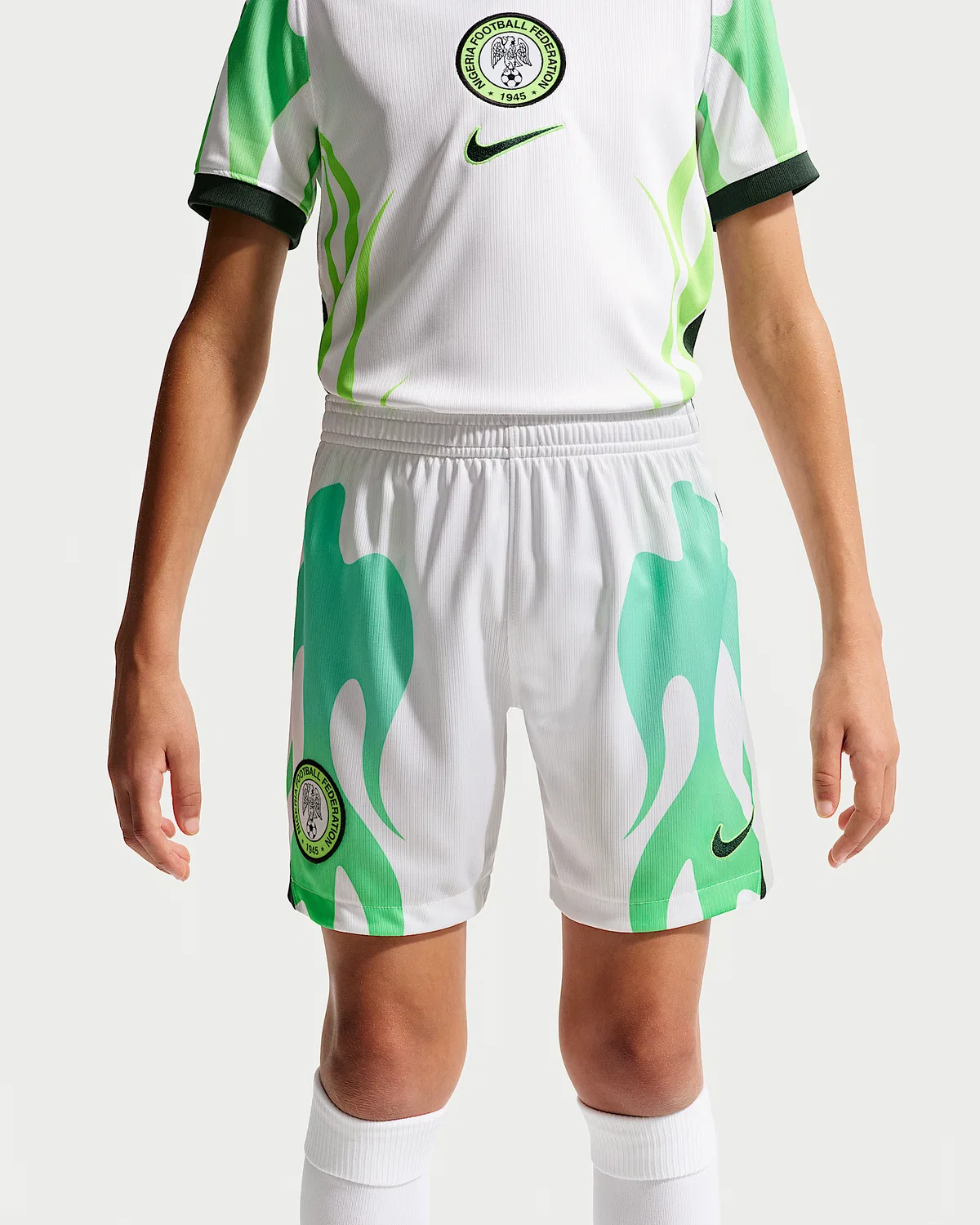 Большие детские шорты Nike Soccer Dri-FIT Replica Nigeria 2026 Stadium Away, White/Black — фото 2