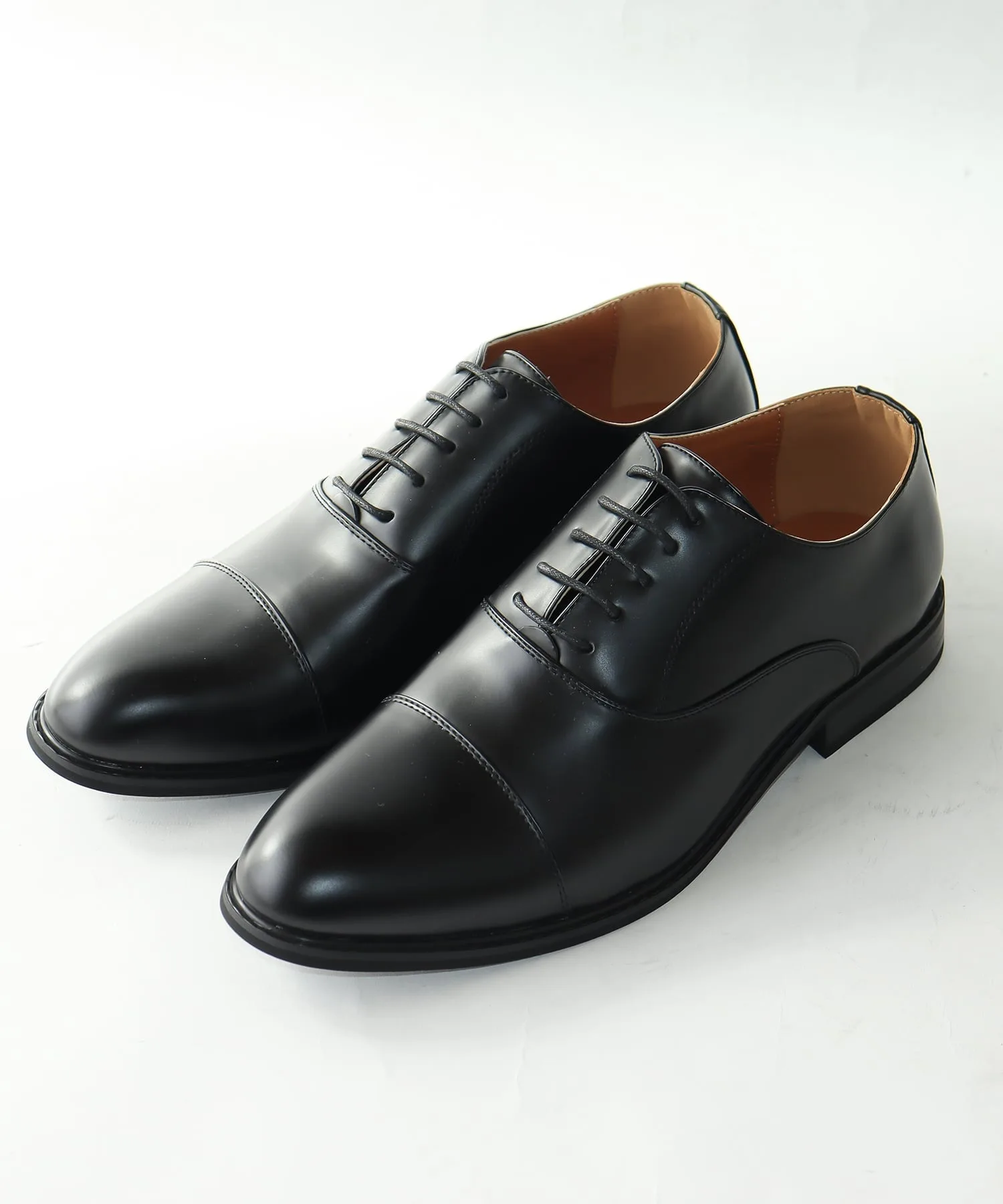 Офисные формальные туфли с прямым носком и перфорацией 805 Lassu&Friss, black