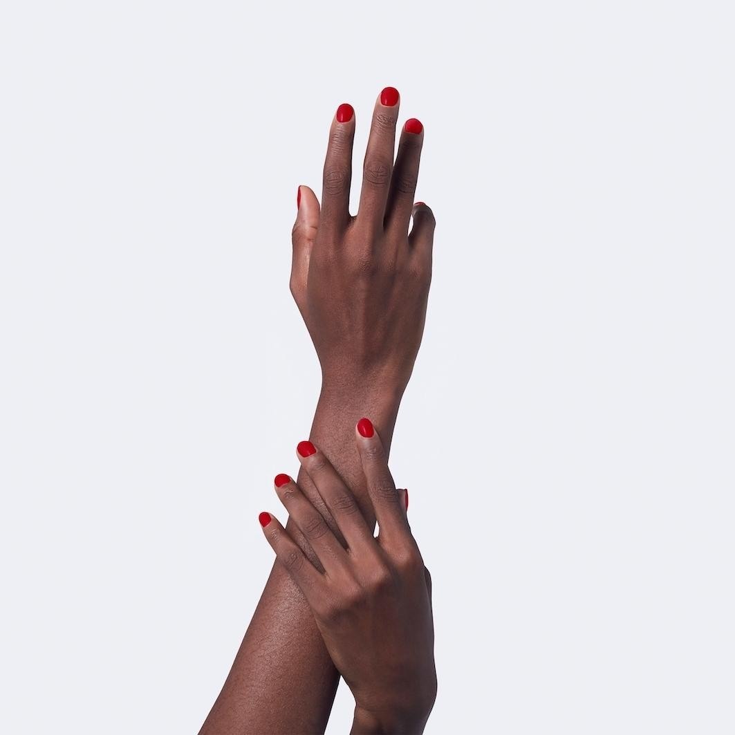 Лак для ногтей nail lacquer à ongles Gucci, nr. 25 goldie red, объем 10 мл — фото 3