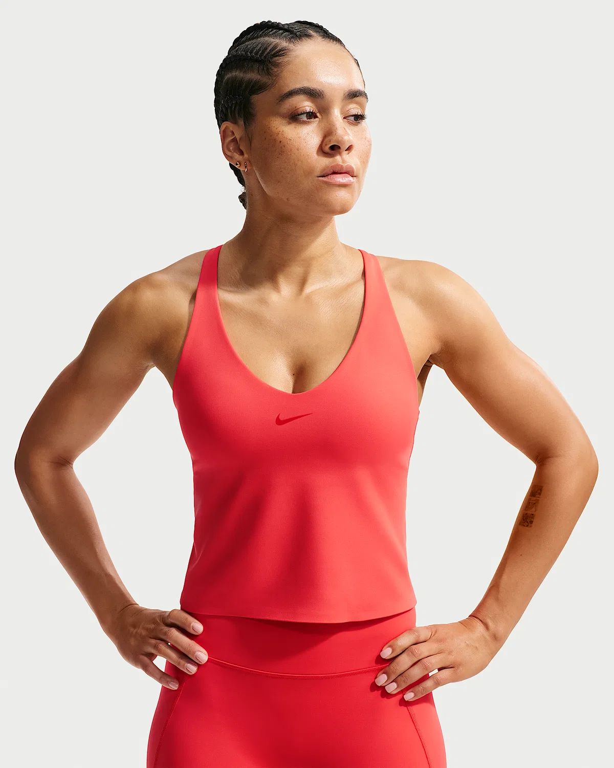Женский топ-бра Nike Universa средней поддержки с чашечками, Light Crimson/University Red/University Red