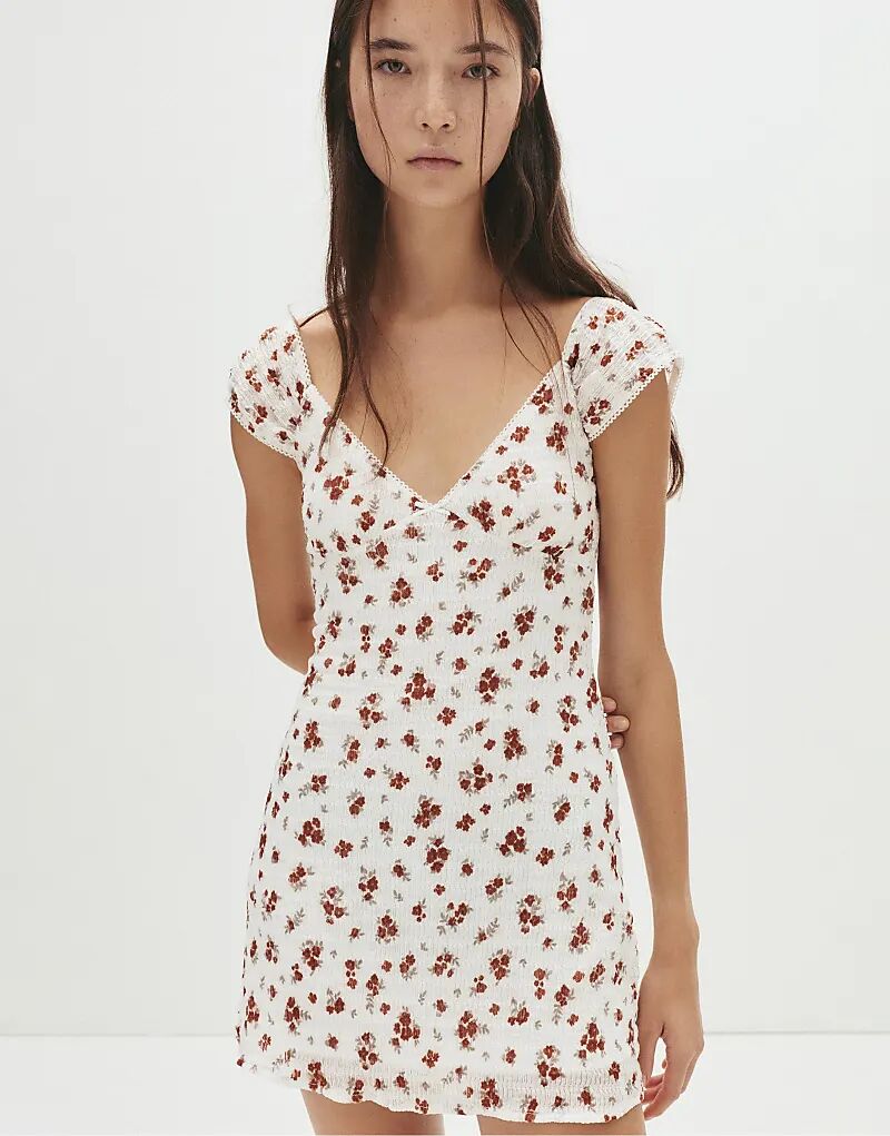 

Pull&Bear Короткое платье с цветочным рисунком медного цвета