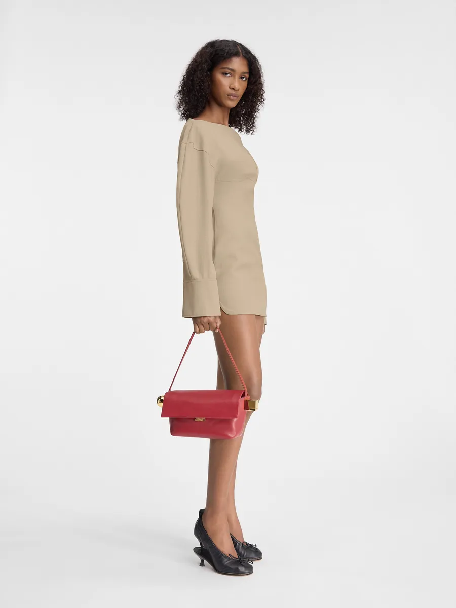 

Платье-рубашка с вырезом лодочкой Casaco Jacquemus, бежевый