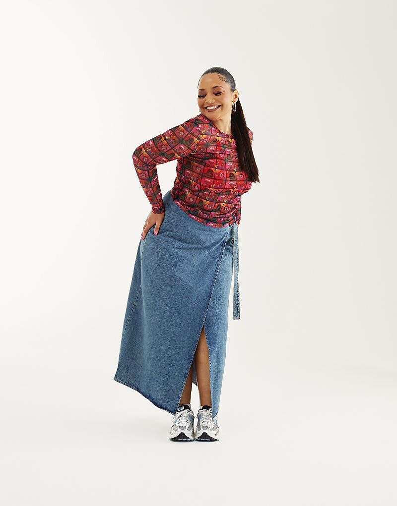 

Футболка унисекс с длинными рукавами из принтованной сетки ASOS DESIGN – PRIDE