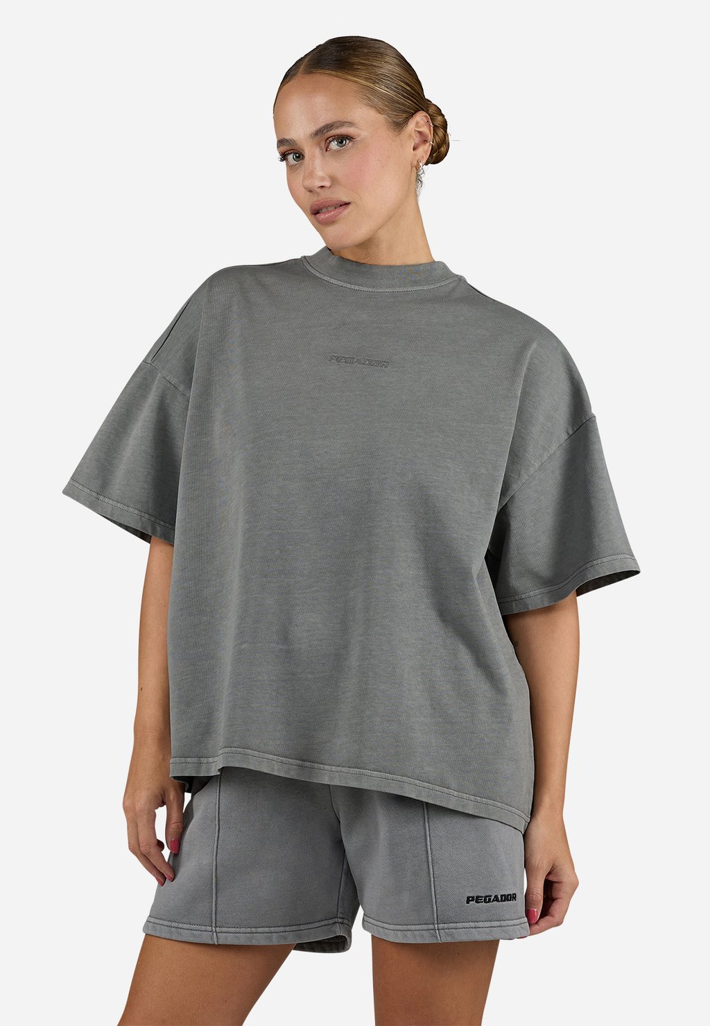 

Базовая футболка BRACY HEAVY OVERSIZED TEE Pegador, серый