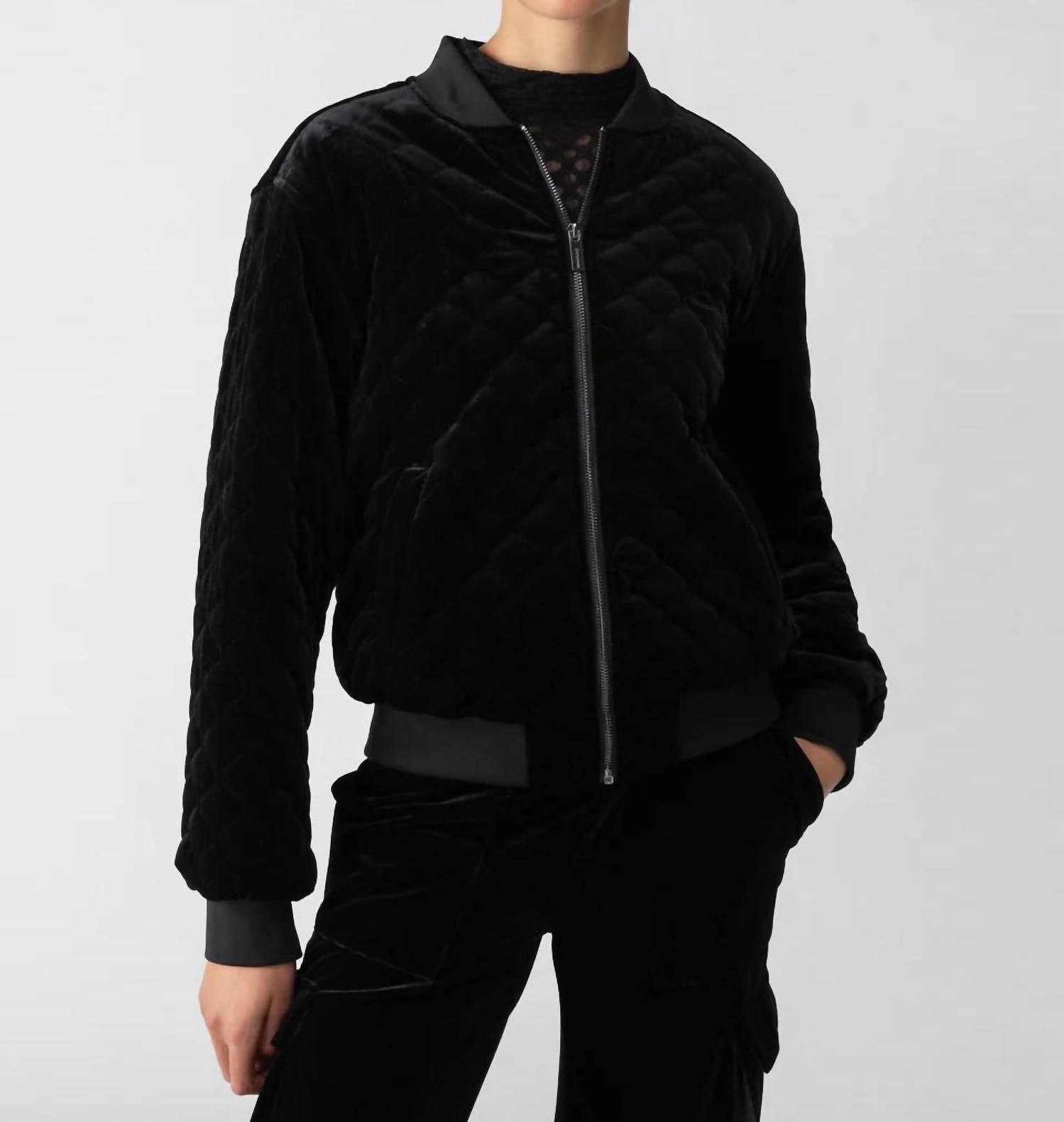 

Черная бархатная бомбер Mona Sanctuary