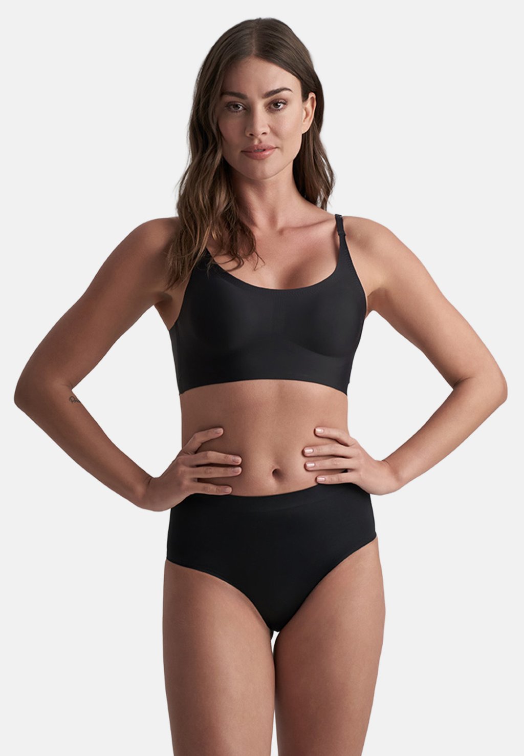 

Трусы-брифы INVISIBLE MID WAIST Bye Bra, черный