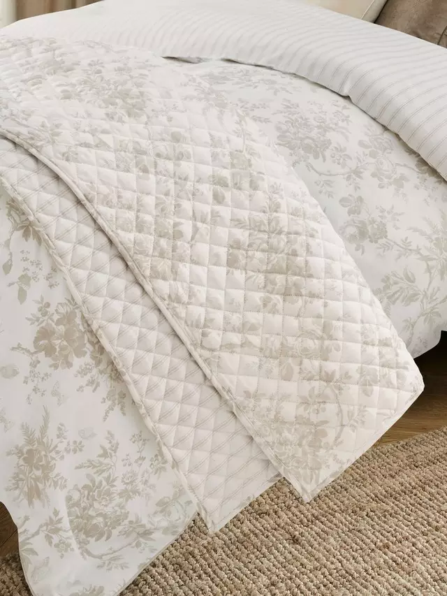 

Покрывало Laura Ashley Walled Garden Quilted