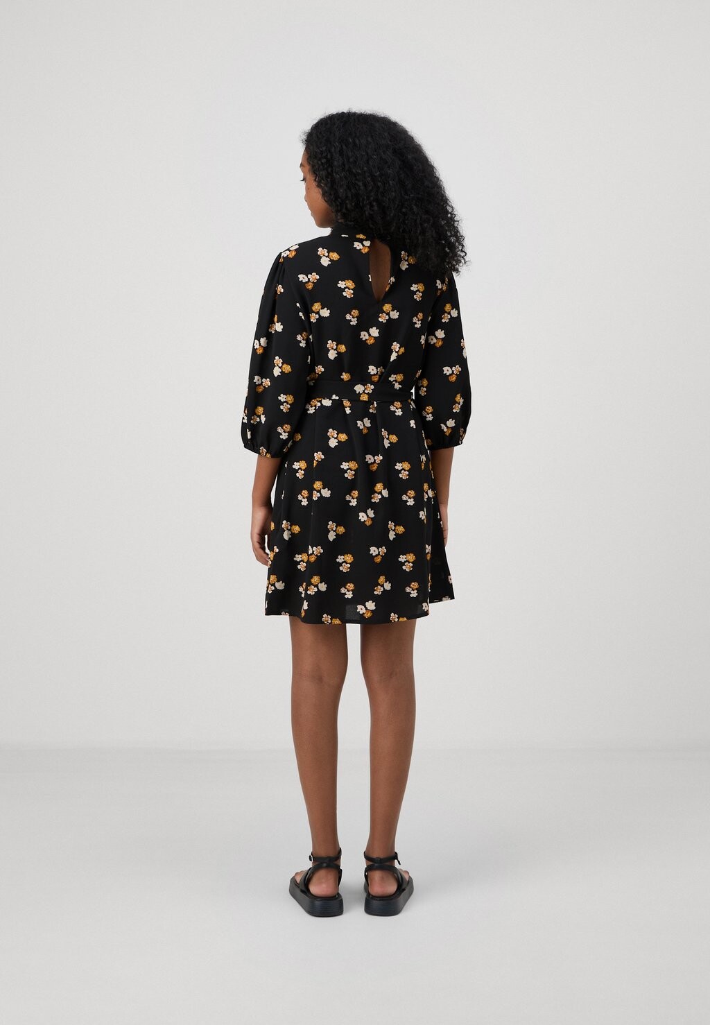 

Повседневное платье ONLNOVA LIFE SWIRLA 3/4 DRESS ONLY Petite, черный