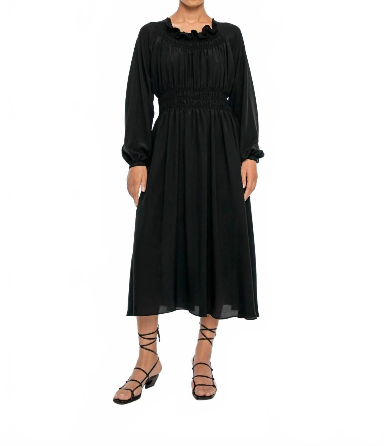 

Сигнатурное плиссированное миди-платье черного цвета Dāl the Label