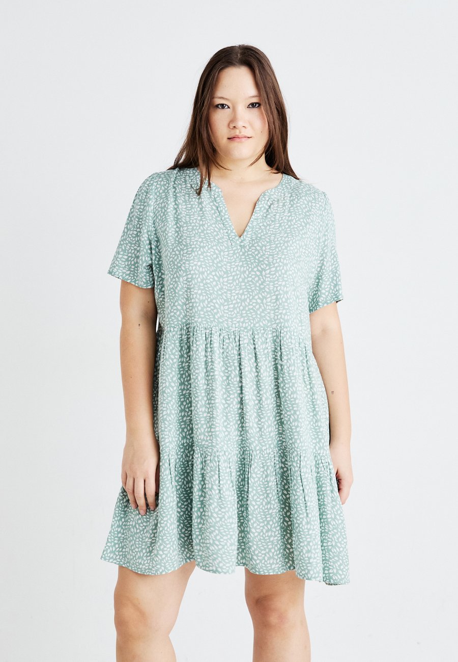 

Платье ONLY Carmakoma CARZALLY LIFE S/S THEA NOOS, Chinois Green/Dark Green