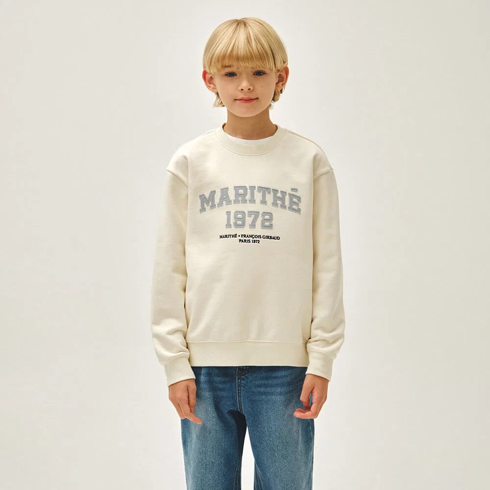 Детский свитшот с джинсовой аппликацией цвета айвори от Marithé Kids