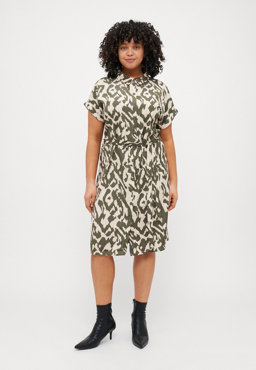 

Платье-рубашка CARDIEGA LIFE SHIRT DRESS ONLY Carmakoma, темно-коричневый