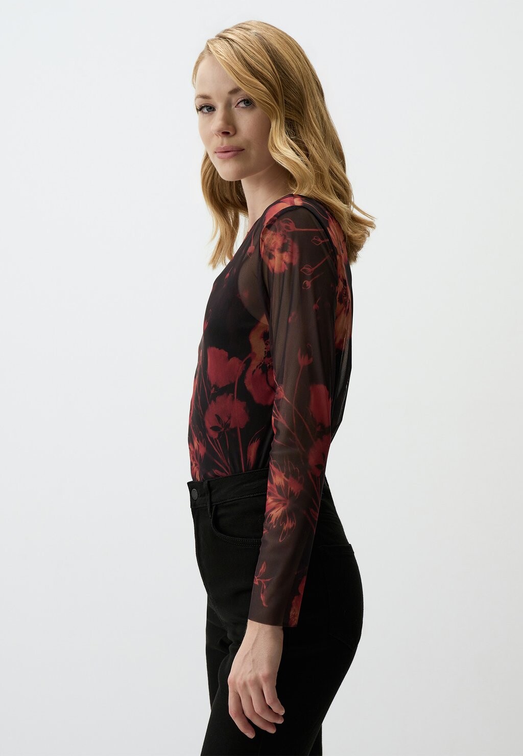 

Блуза ELEGANT FLORAL-PATTERNED Jimmy Key, черный