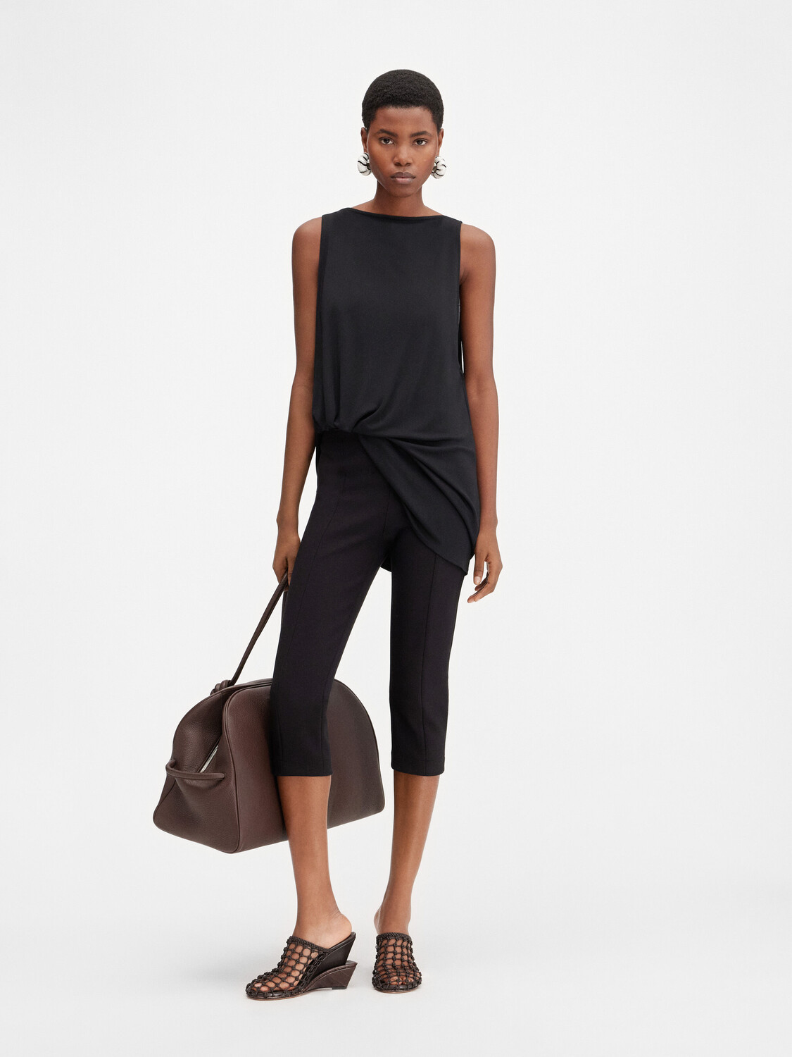 

Топ с квадратным вырезом JACQUEMUS The Peplo top, черный