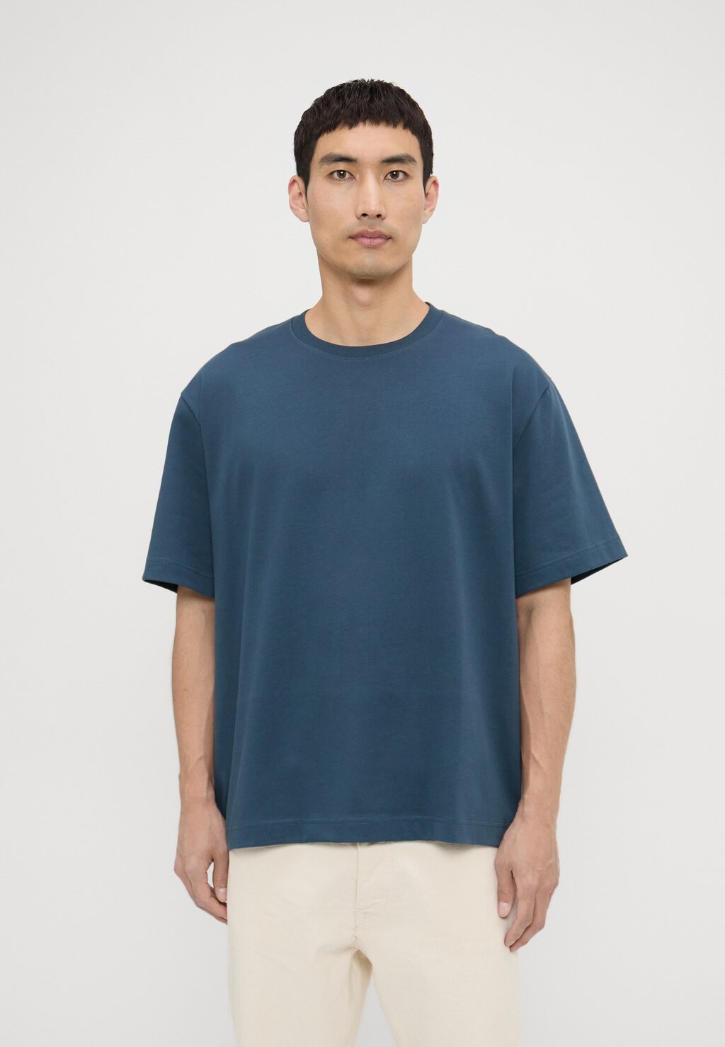 

Базовая футболка HEAVY CREWNECK TEE Filippa K, синий